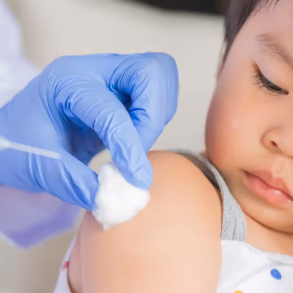 Children’s Health Guide for Parents: Vaccinations, Nutrition, Growth Milestones, Common Illnesses, Mental Health, Sleep, and Safety Tips